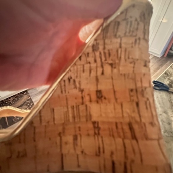 BEBE DECORATIVE BUTTON DESIGN CORK WEDGE ANKLE STRAP HEELS SIZE 8 - Picture 14 of 16